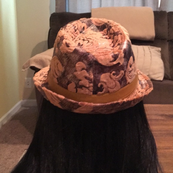 Mustard yellow strap hat. - Picture 3 of 4